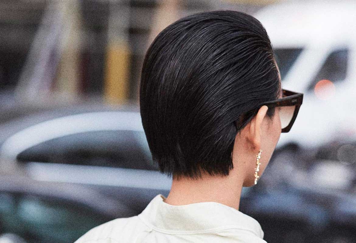 El pelo efecto mojado queda de maravilla en los cortes tipo pixie, especialmente si añades un toque de brillo con el Elvive Aceite Extraordinario Universal de L'Oréal Paris.